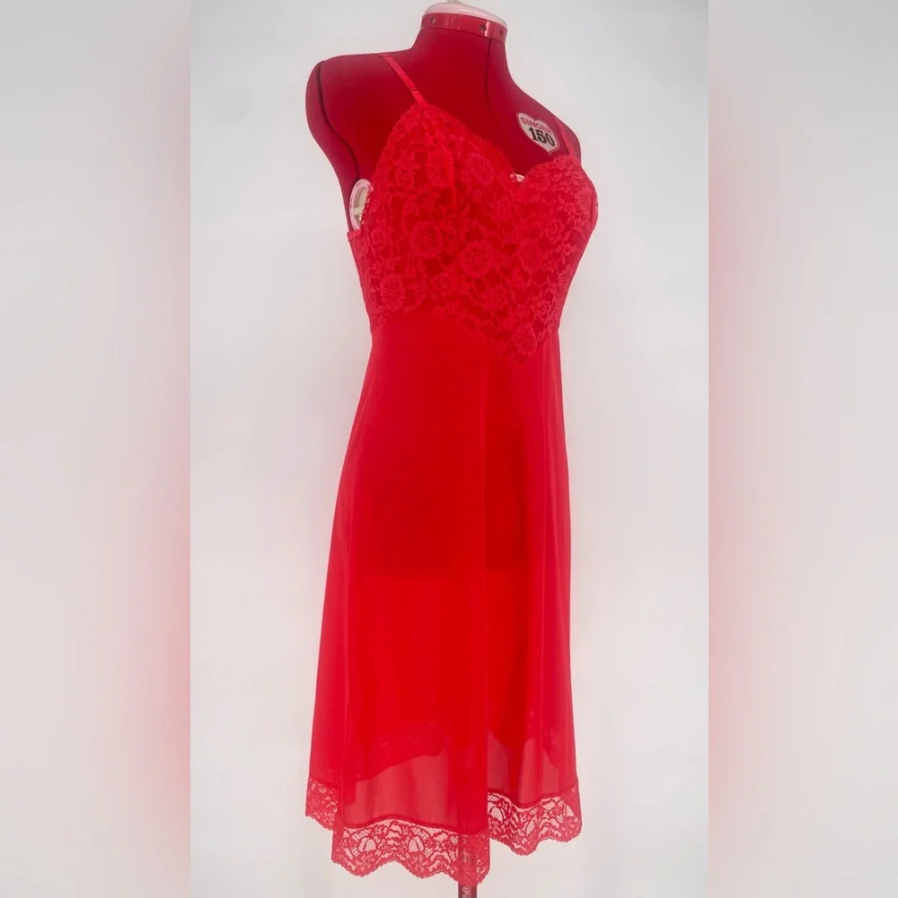 50s/60s Vibrant Red Lovely Nylon Full Slip With Lacey Bust & Lace Trimmed Hem - Picture 7 of 14
